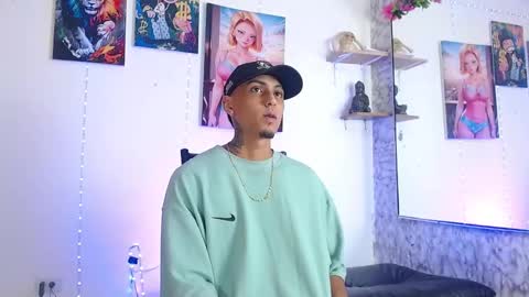 Snapshot of liiaam_lee_ chatting on 10-11-25, 02:15 Daniel online show from 10-11-25, 02:15