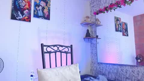 Snapshot of liiaam_lee_ chatting on 10-23-25, 01:54 Daniel online show from 10-23-25, 01:54