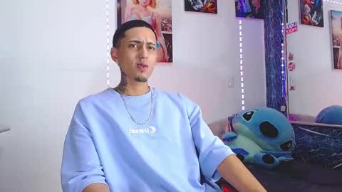 Snapshot of liiaam_lee_ chatting on 11-02-25, 02:41 Daniel online show from 11-02-25, 02:41