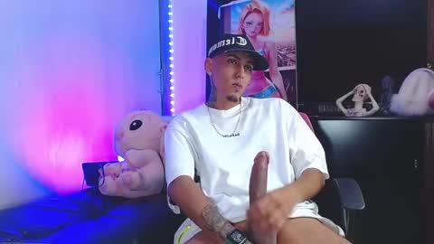 Snapshot of liiaam_lee_ chatting on 11-30-25, 12:03 Daniel online show from 11-30-25, 12:03