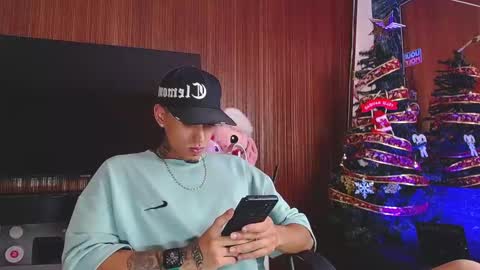 Snapshot of liiaam_lee_ chatting on 12-13-25, 07:53 Daniel online show from 12-13-25, 07:53