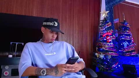 Snapshot of liiaam_lee_ chatting on 12-18-25, 05:19 Daniel online show from 12-18-25, 05:19