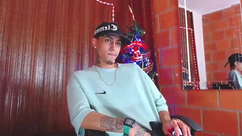 Snapshot of liiaam_lee_ chatting on 12-19-25, 04:25 Daniel online show from 12-19-25, 04:25