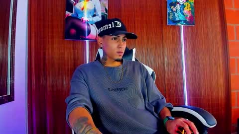 Snapshot of liiaam_lee_ chatting on 02-08-26, 06:11 Daniel online show from 02-08-26, 06:11