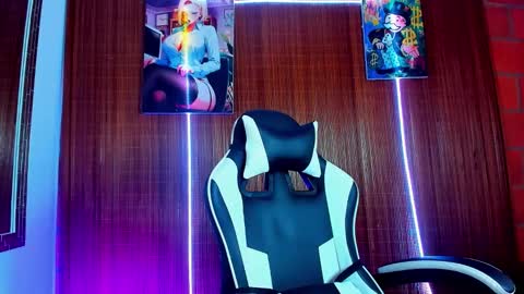 Snapshot of liiaam_lee_ chatting on 02-21-26, 09:27 Daniel online show from 02-21-26, 09:27