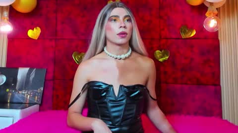 liiacollins online show from 11-15-25, 09:43