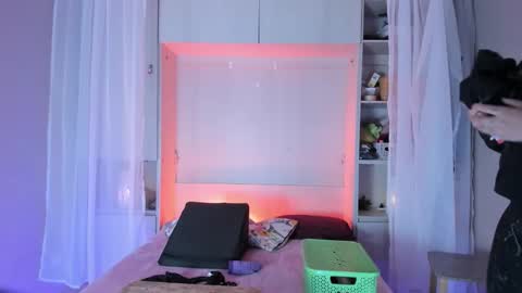         online show from 03-27-26, 11:43