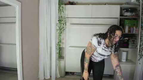 Snapshot of liiavega chatting on 05-21-26, 11:39 online show from 05-21-26, 11:39