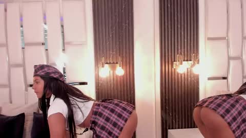Liily Evans online show from 05-15-26, 01:07