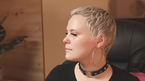 likaaberry online show from 11-18-25, 12:31