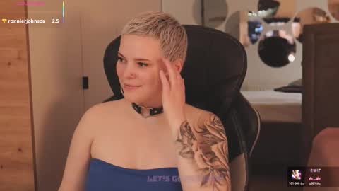 likaaberry online show from 11-28-25, 01:47