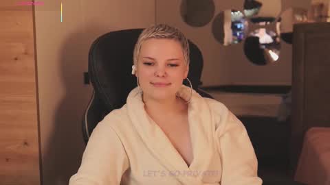 likaaberry online show from 11-30-25, 12:09