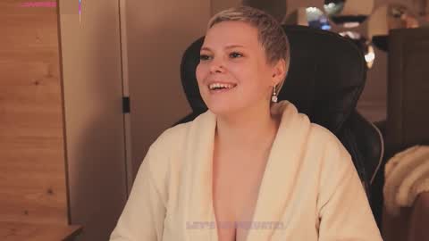 likaaberry online show from 12-05-25, 01:31