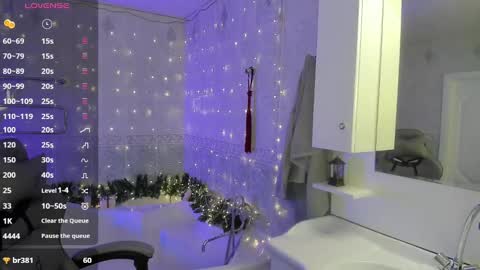 Snapshot of likaklint chatting on 02-06-25, 02:22 Lika online show from 02-06-25, 02:22