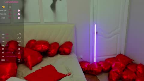 Snapshot of likaklint chatting on 02-08-25, 06:01 Lika online show from 02-08-25, 06:01