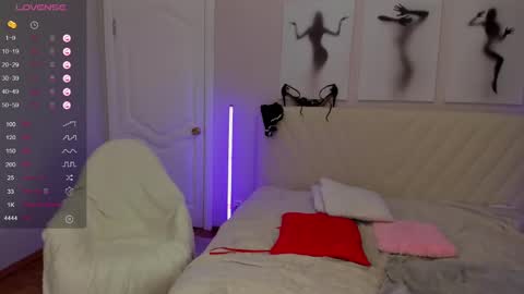 Snapshot of likaklint chatting on 02-18-25, 12:17 Lika online show from 02-18-25, 12:17