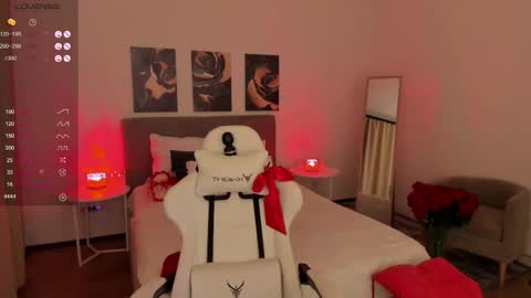 Snapshot of likaklint chatting on 11-06-25, 03:35 Lika online show from 11-06-25, 03:35