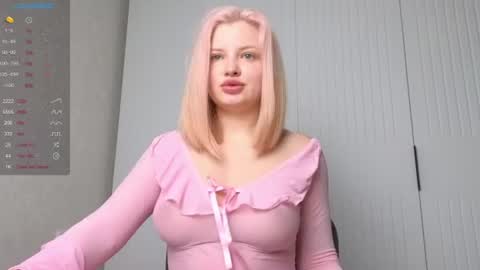 Snapshot of like_a_princess chatting on 06-20-26, 05:32 Anna and Bella online show from 06-20-26, 05:32