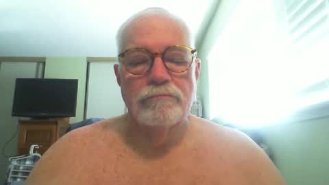 likeafinewine10 online show from 12-17-25, 08:26