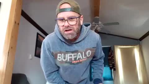 St pierre online show from 04-20-26, 03:37