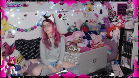 Snapshot of likemyashe chatting on 01-19-25, 05:15 LikeMyAshe online show from 01-19-25, 05:15