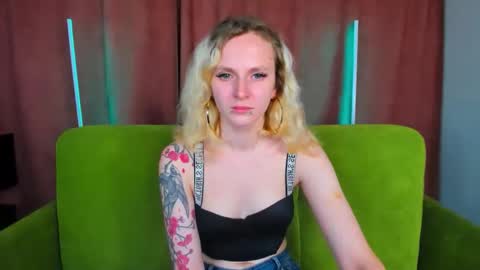 Snapshot of likilip chatting on 11-05-25, 01:16 likilip online show from 11-05-25, 01:16