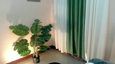 Snapshot of likliklicklengleng chatting on 02-06-25, 07:07 Leng online show from 02-06-25, 07:07