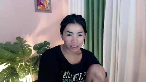 Snapshot of likliklicklengleng chatting on 02-09-25, 09:58 Leng online show from 02-09-25, 09:58