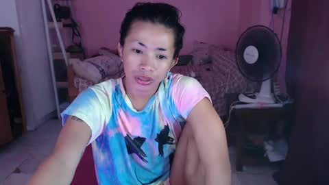 Snapshot of likliklicklengleng chatting on 02-17-25, 09:35 Leng online show from 02-17-25, 09:35