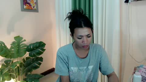 Snapshot of likliklicklengleng chatting on 03-03-25, 09:15 Leng online show from 03-03-25, 09:15