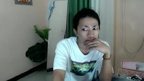 Snapshot of likliklicklengleng chatting on 03-09-25, 03:05 Leng online show from 03-09-25, 03:05