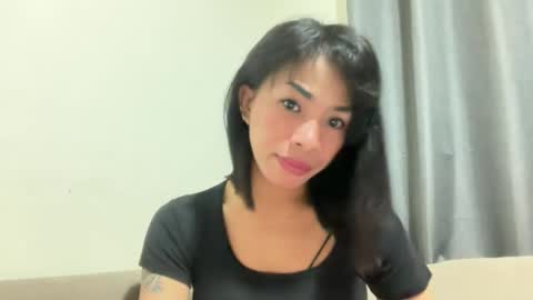 Snapshot of likliklicklengleng chatting on 10-27-25, 11:47 Leng online show from 10-27-25, 11:47