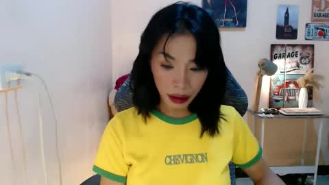 Snapshot of likliklicklengleng chatting on 11-29-25, 05:16 Leng online show from 11-29-25, 05:16