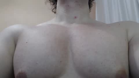 Snapshot of likwidator84 chatting on 06-05-26, 11:27 Maximus online show from 06-05-26, 11:27