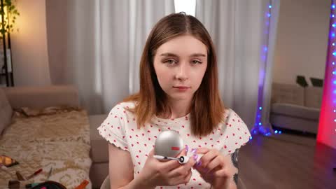 Mia online show from 04-06-26, 07:53