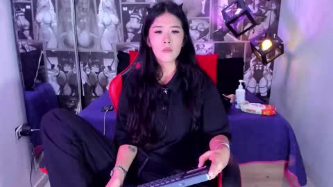 Snapshot of lil_cey chatting on 09-18-25, 02:08 Lili Cey online show from 09-18-25, 02:08