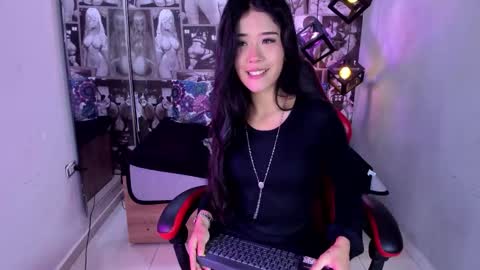 Snapshot of lil_cey chatting on 09-30-25, 07:30 Lili Cey online show from 09-30-25, 07:30