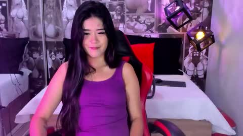 Snapshot of lil_cey chatting on 10-11-25, 08:51 Lili Cey online show from 10-11-25, 08:51