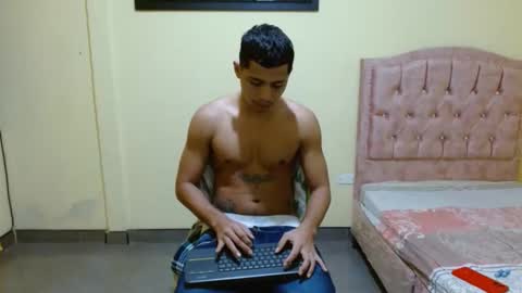 lil_condor_baby online show from 11-19-25, 03:06