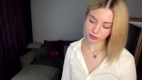 Elisa  online show from 09-11-25, 10:48