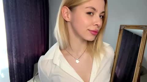 Elisa  online show from 09-12-25, 11:21