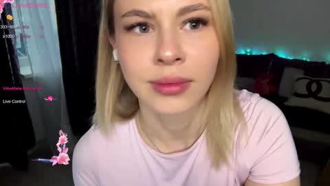 Elisa  online show from 10-08-25, 09:29