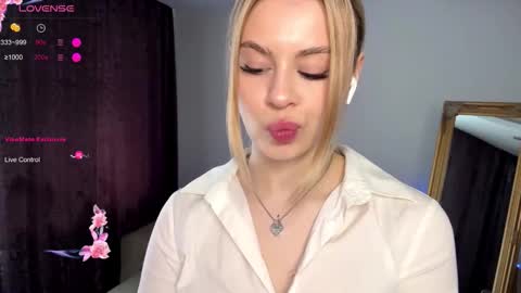 Elisa  online show from 10-09-25, 09:51