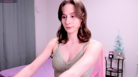 Snapshot of lil_ember chatting on 12-05-24, 09:17 Little Amber Guys please if its not difficult for you give it a thumbs up online show from 12-05-24, 09:17