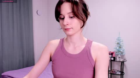 Snapshot of lil_ember chatting on 12-12-24, 12:16 Little Amber Guys please if its not difficult for you give it a thumbs up online show from 12-12-24, 12:16