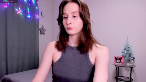 Snapshot of lil_ember chatting on 12-18-24, 08:57 Little Amber Guys please if its not difficult for you give it a thumbs up online show from 12-18-24, 08:57
