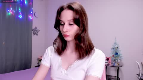 Snapshot of lil_ember chatting on 12-30-24, 12:32 Little Amber Guys please if its not difficult for you give it a thumbs up online show from 12-30-24, 12:32