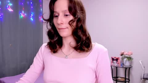 Snapshot of lil_ember chatting on 01-31-25, 12:17 Little Amber Guys please if its not difficult for you give it a thumbs up online show from 01-31-25, 12:17
