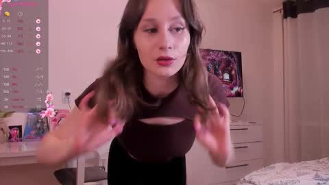 Snapshot of lil_ember chatting on 09-12-25, 11:59 Little Amber Guys please if its not difficult for you give it a thumbs up online show from 09-12-25, 11:59