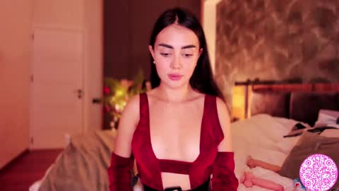 Snapshot of lil_gabbyg chatting on 12-27-24, 09:50 Gabriela online show from 12-27-24, 09:50